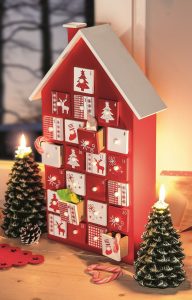 KiK_kalendarz_adwentowy_cena_39_99_swieczki_w_ksztalcie_choinki_cena_8_99 Wyczekuj Świąt tak, jak lubisz – kilka słów o tym, dlaczego warto mieć (własny) kalendarz adwentowy