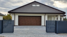 Wygodny wjazd dla dwóch samochodów